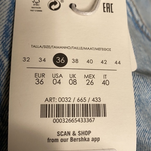 NWT. Bershka Blue 90's Two-Tone Cut Out Straight Fit Jeans. Size 4. - Picture 6 of 8